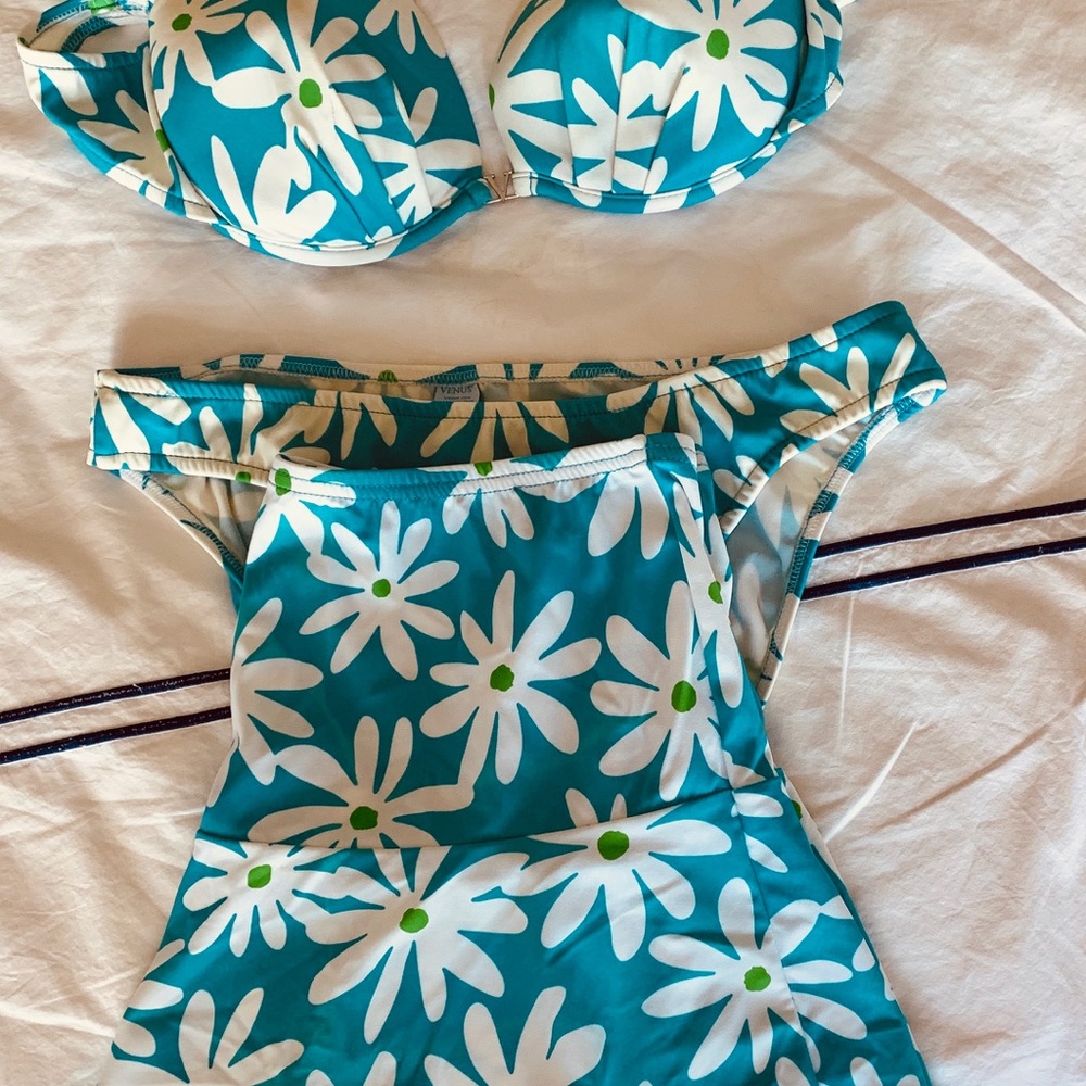 Reposhed adorable 3-piece bikini